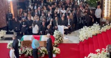 Bellas Artes rinde homenaje a Cuauhtémoc Cárdenas con la presencia de políticos y ciudadanos
