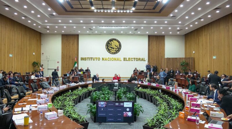 Denuncian presunta red de corrupción y acoso laboral dentro del INE; cobro de cuotas