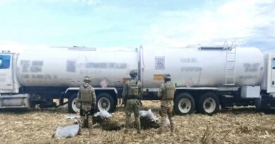‘Huachicol’ Querétaro: aseguran autotanques y llaves ocultas en tierra durante operativo federal