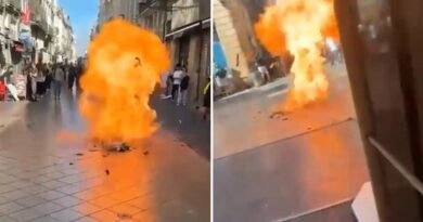 Bombero sufre explosión de aerosol en barricada en llamas durante protestas estudiantil en Burdeos